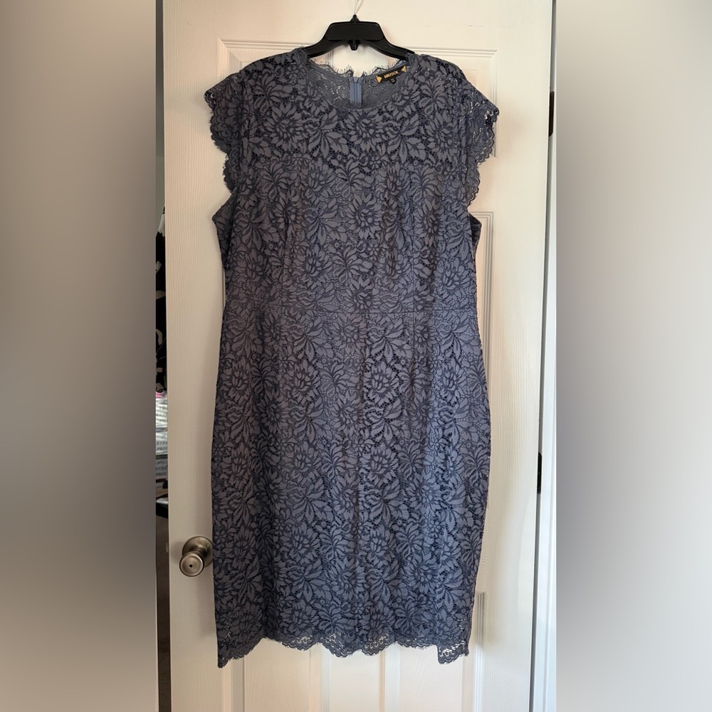 Pre-Owned Gray SHEIN MIUSOL Floral Full Lace Scallop Trim Dress